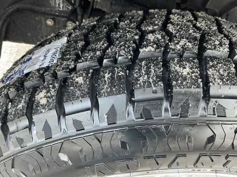 Used 2018 RAM 1500 Laramie w/ Convenience Group image 16