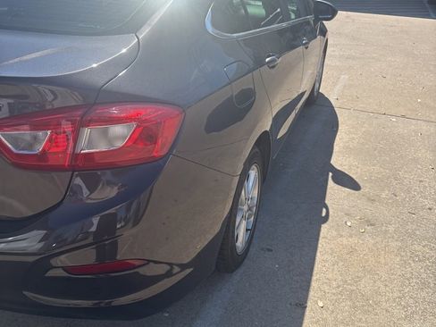 Used 2017 Chevrolet Cruze LT w/ Convenience Package image 27