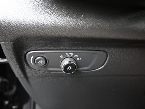 Used 2023 Buick Envision Preferred FWD image 28