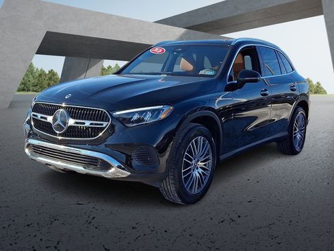 Used 2026 Mercedes-Benz GLC 300 4MATIC image 3