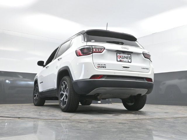 Used 2024 Jeep Compass Limited AWD/4WD image 49