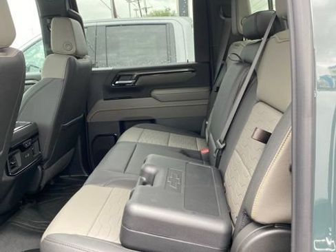 New 2026 Chevrolet Silverado 2500 ZR2 AWD/4WD image 11