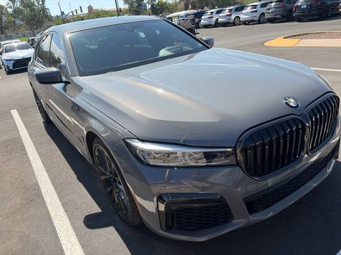 Used 2022 BMW 750i xDrive w/ Executive Package AWD/4WD image 3
