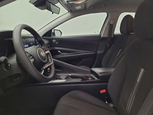 Used 2021 Hyundai Elantra SEL FWD image 17