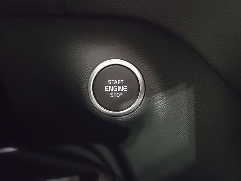 New 2026 Volvo XC40 B5 Plus w/ Climate Package image 17