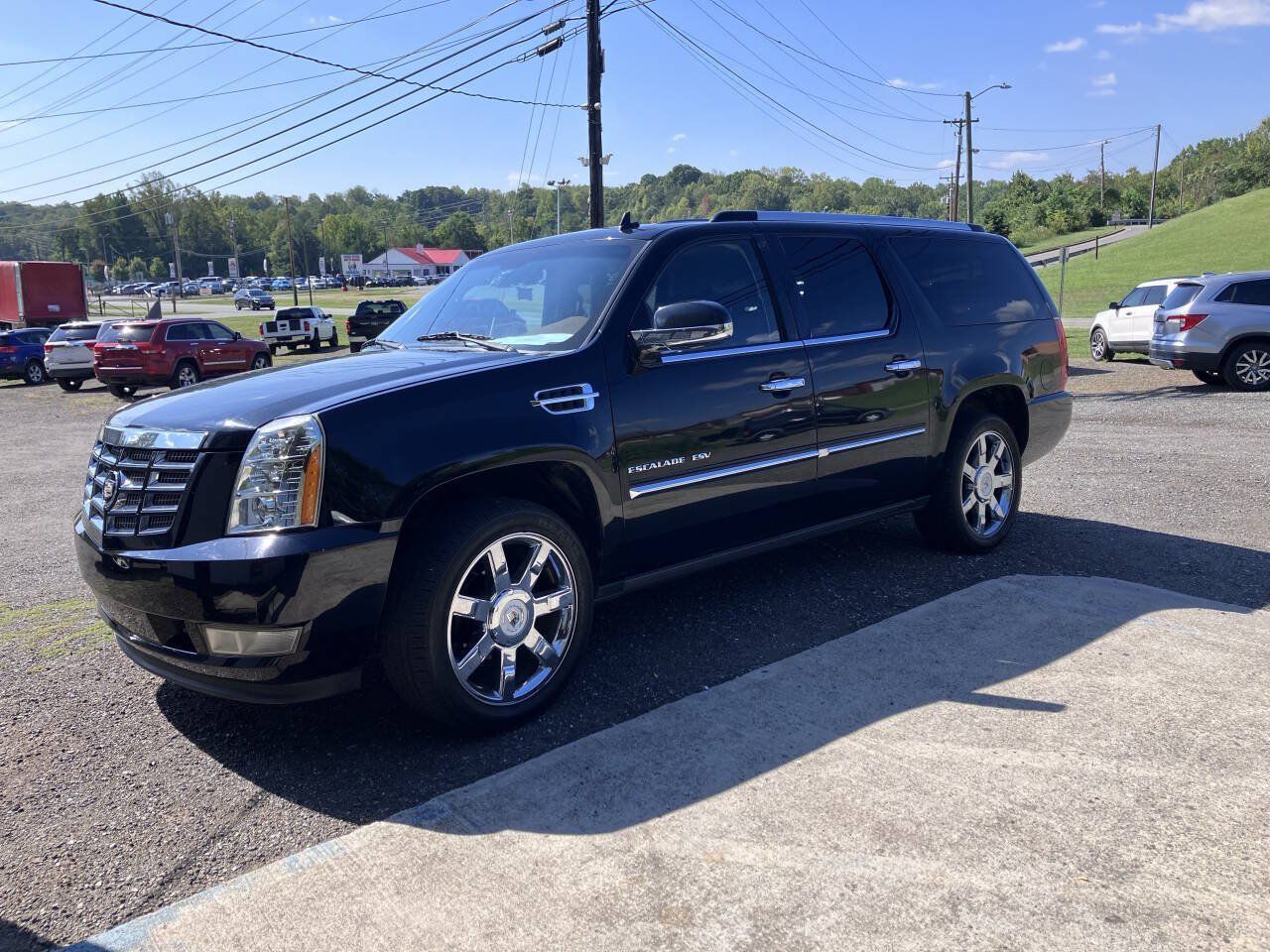Used 2010 Cadillac Escalade ESV Premium RWD image 1