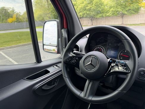 Used 2025 Mercedes-Benz Sprinter 3500 image 13