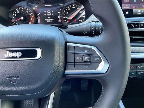 Certified 2023 Jeep Compass Latitude AWD/4WD image 19