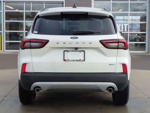 New 2026 Ford Escape SE image 4