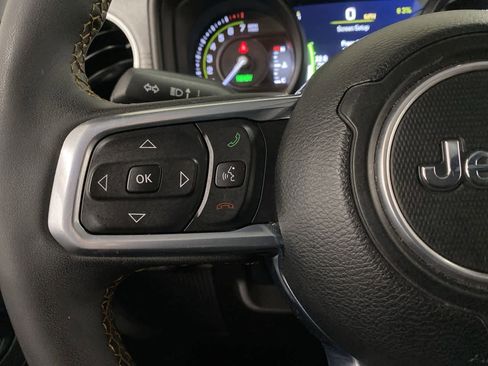 Used 2024 Jeep Wrangler Sahara image 21