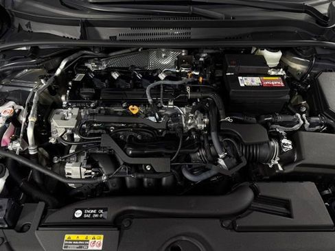 Used 2025 Toyota Corolla SE image 13