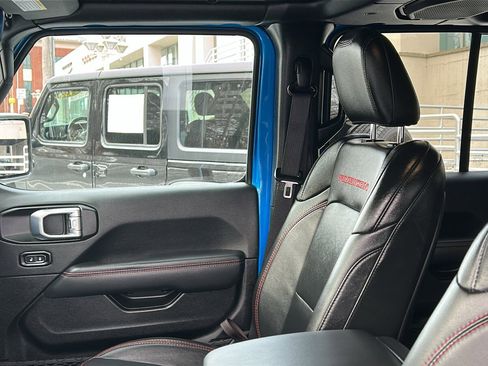 Certified 2022 Jeep Wrangler Unlimited Rubicon w/ Xtreme Recon 35" Tire Package image 27