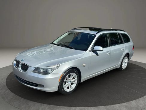 Used 2010 BMW 535i xDrive Wagon AWD/4WD image 10