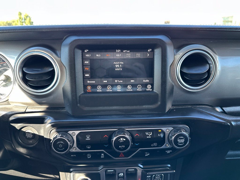Used 2021 Jeep Wrangler Unlimited Sahara AWD/4WD image 38