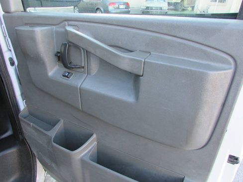Used 2018 GMC Savana 2500 w/ Driver Convenience Package RWD image 11