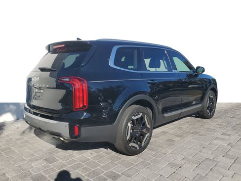 Used 2023 Kia Telluride S image 5