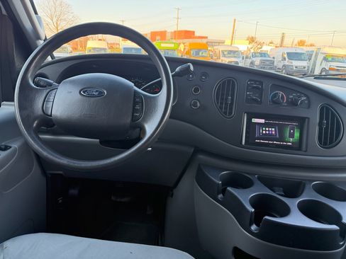 Used 2008 Ford E-350 and Econoline 350 XLT image 15