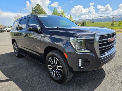 Used 2023 GMC Yukon AT4 w/ Technology Package AWD/4WD image 3
