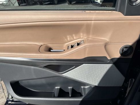 New 2025 Lincoln Navigator L Black Label image 9