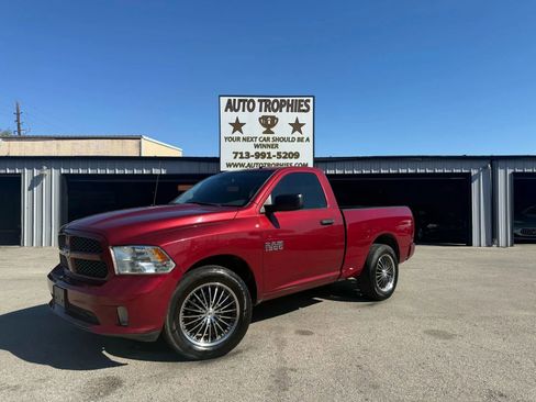 Used 2014 RAM 1500 Express RWD image 1
