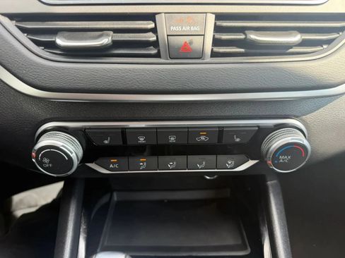 Used 2022 Nissan Altima 2.5 SV w/ SV Premium Package FWD image 19