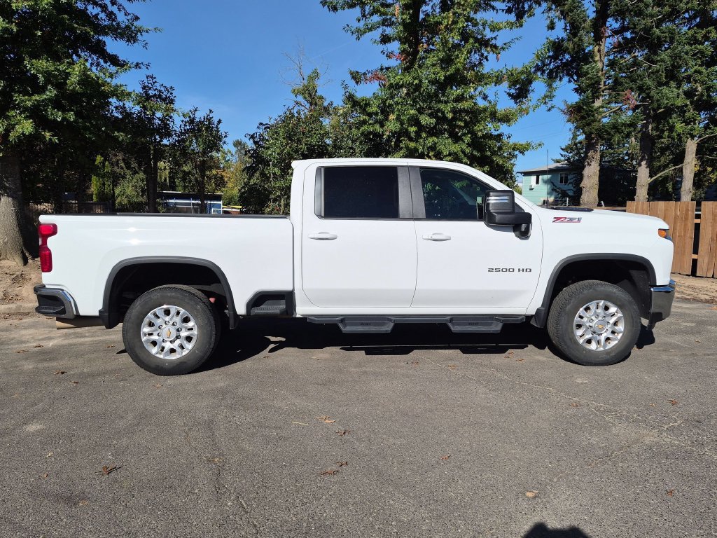 Used 2022 Chevrolet Silverado 2500 LT w/ Convenience Package AWD/4WD image 8