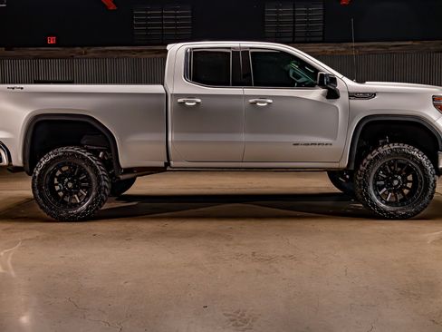 Used 2020 GMC Sierra 1500 SLE w/ SLE Value Package AWD/4WD image 10