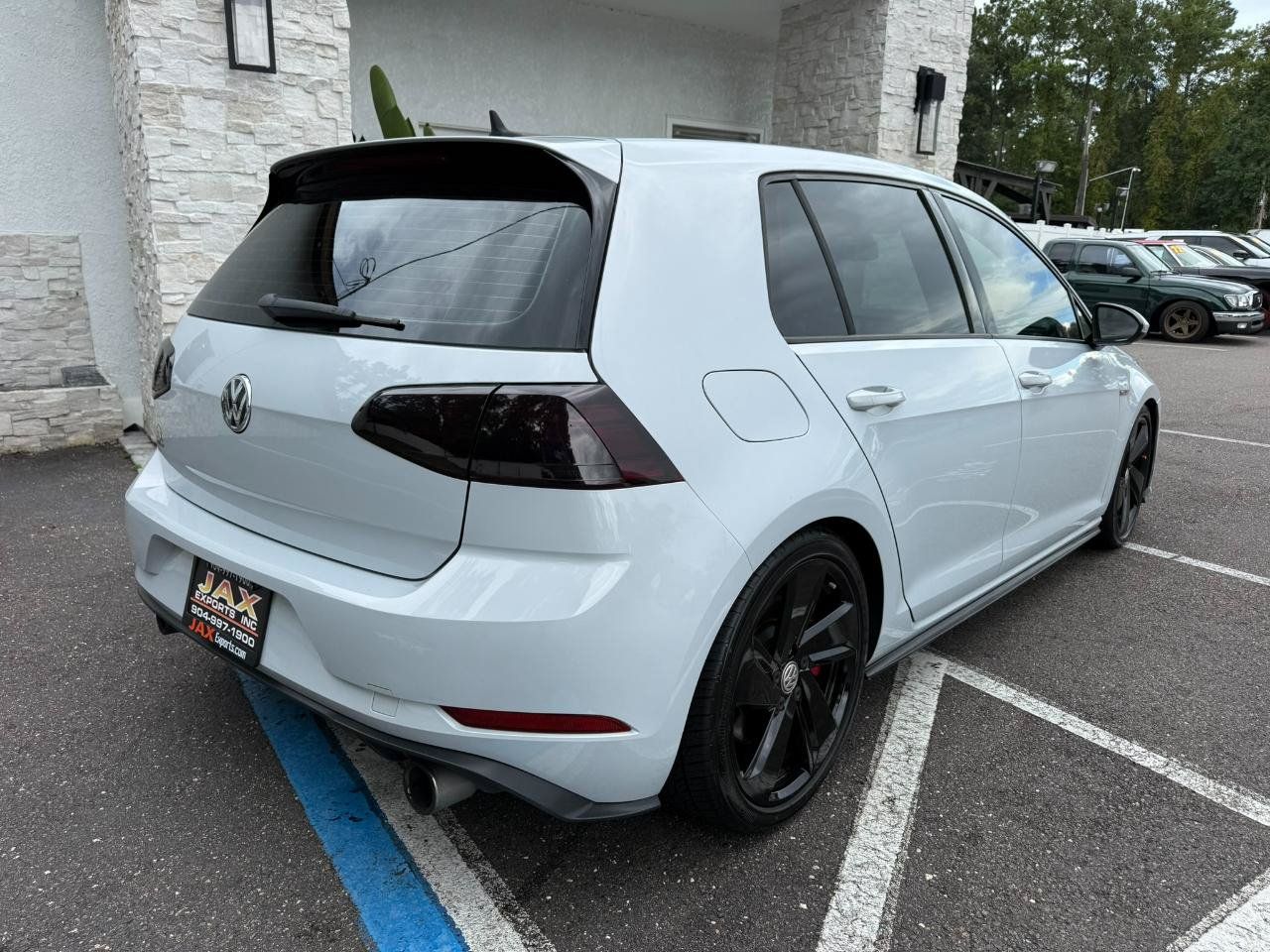Used 2018 Volkswagen GTI SE FWD image 16