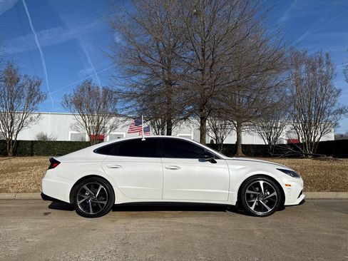 Used 2021 Hyundai Sonata SEL Plus image 2