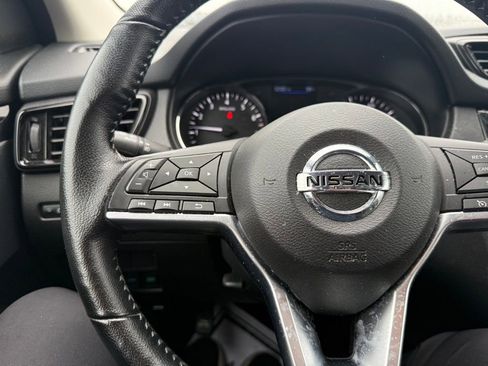 Used 2022 Nissan Rogue Sport SV image 11