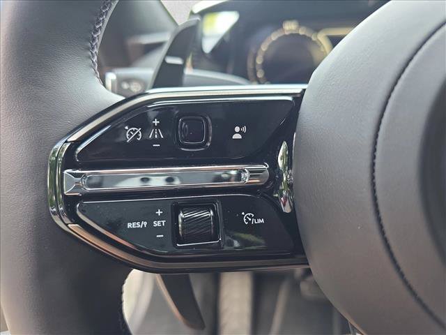 Used 2025 Aston Martin V8 Vantage Coupe RWD image 15