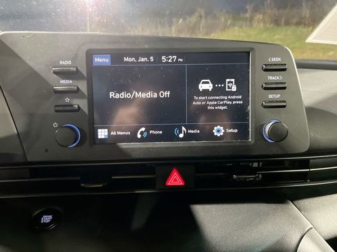 Used 2025 Hyundai Elantra Sport image 24