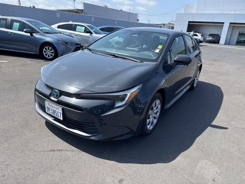 Used 2024 Toyota Corolla LE FWD image 1