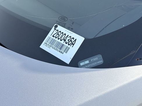 Used 2025 Land Rover Discovery S AWD/4WD image 33