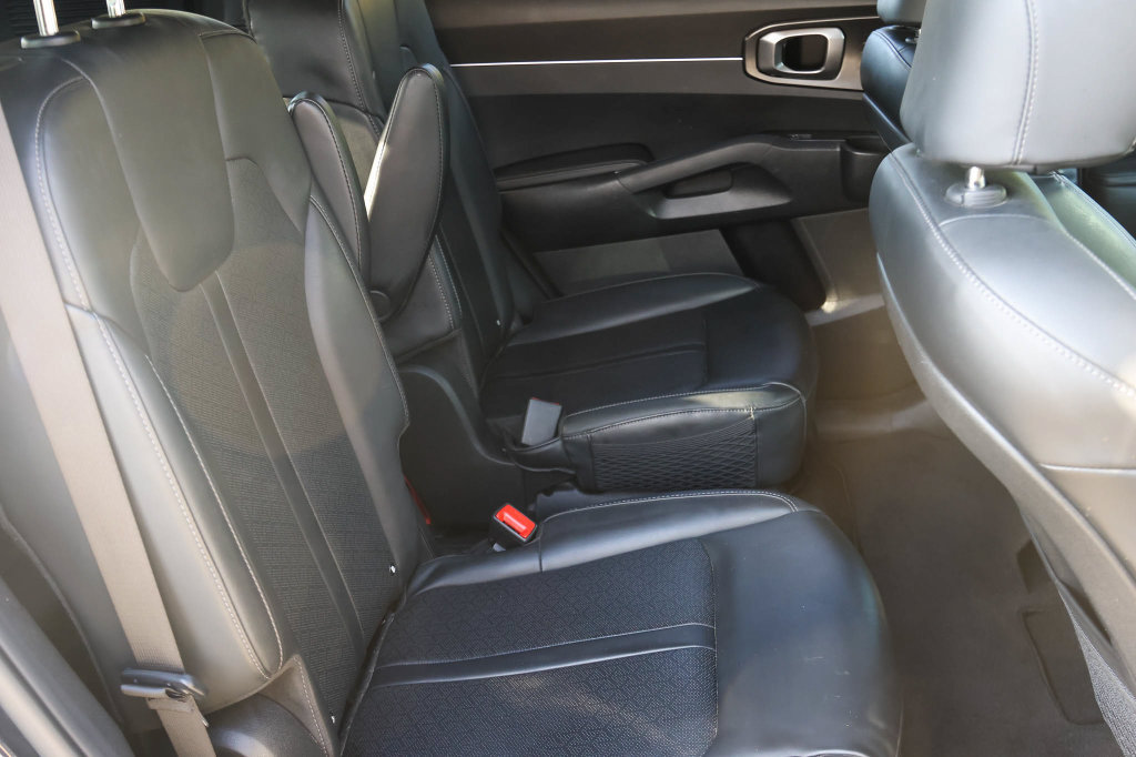 Used 2023 Kia Sorento EX FWD image 18