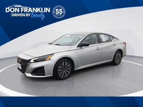 Used 2024 Nissan Altima 2.5 SV FWD image 1