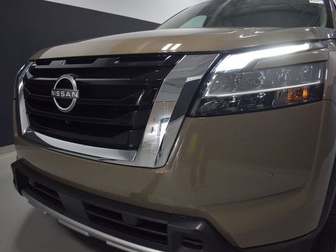 Certified 2023 Nissan Pathfinder Platinum image 11