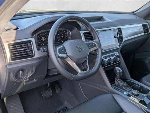 Used 2023 Volkswagen Atlas Cross Sport SE image 10