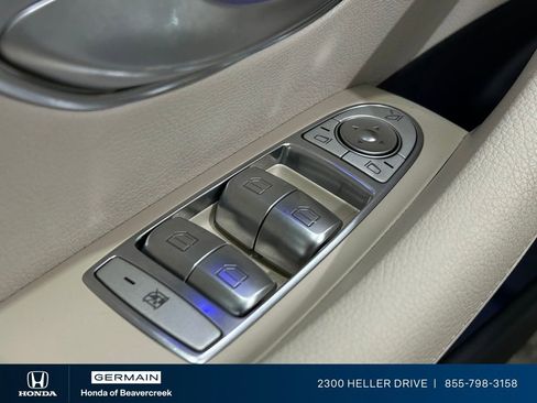 Used 2017 Mercedes-Benz E 300 4MATIC image 18