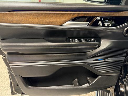 Used 2024 Jeep Grand Wagoneer L 4WD image 12