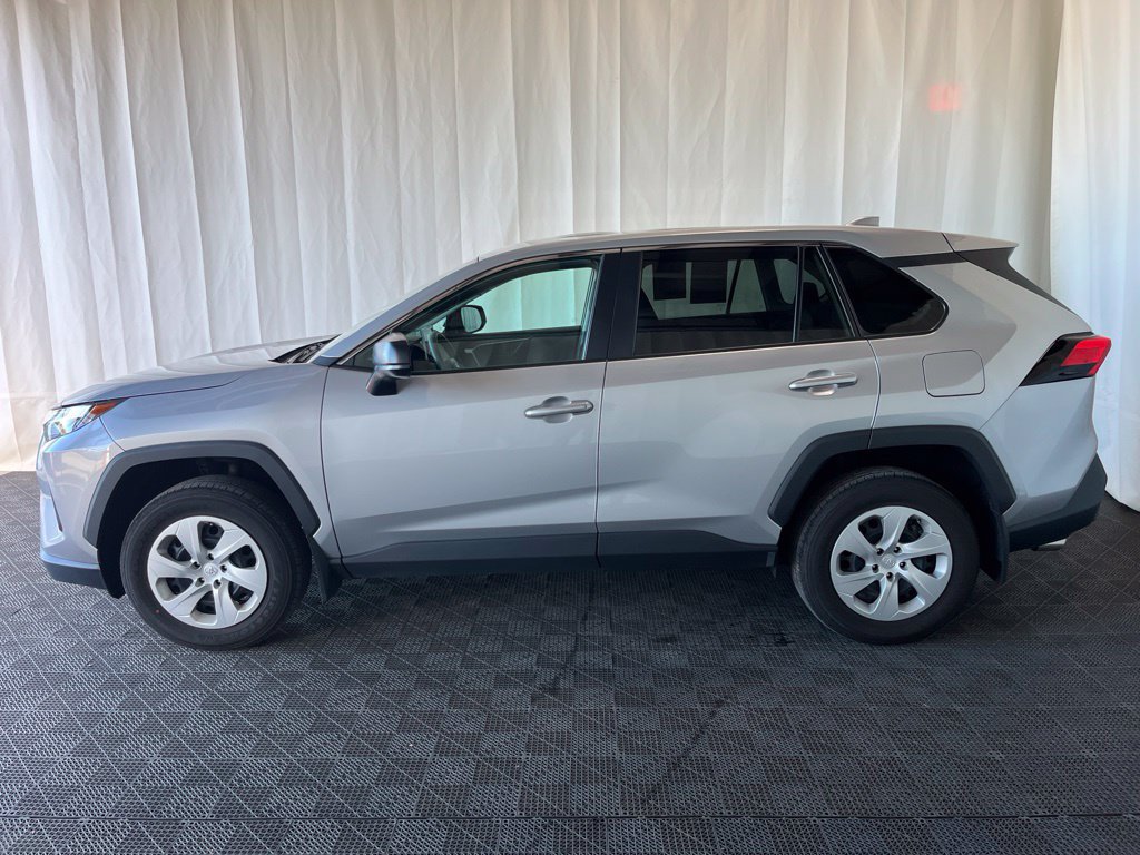 Used 2024 Toyota RAV4 LE AWD/4WD image 28