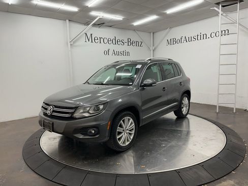 Used 2016 Volkswagen Tiguan SE image 3