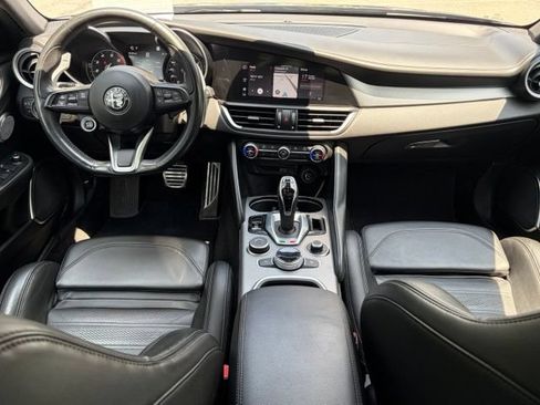 Used 2023 Alfa Romeo Giulia Veloce AWD/4WD image 45