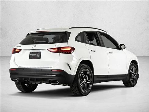 Used 2025 Mercedes-Benz GLA 250 4MATIC image 5
