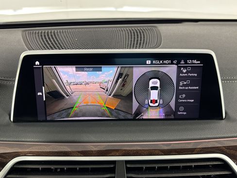 Used 2022 BMW 750i xDrive AWD/4WD image 19