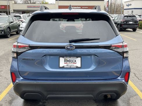 Used 2025 Subaru Forester Premium AWD/4WD image 6