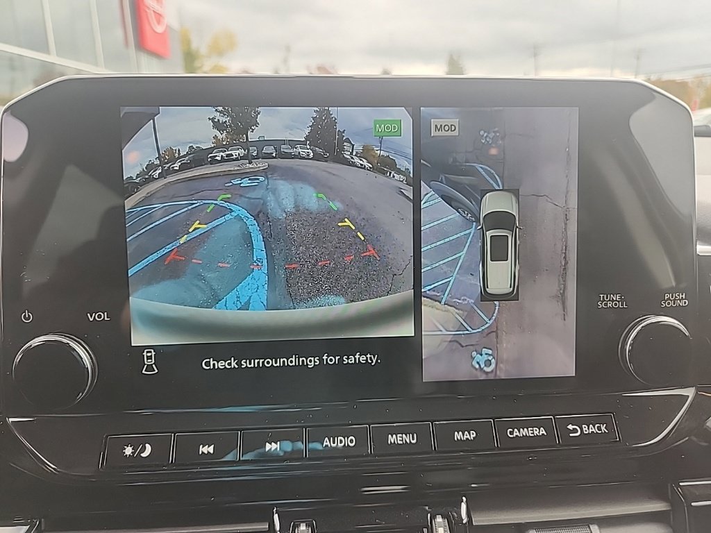 Used 2025 Nissan Pathfinder SL AWD/4WD image 19