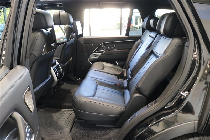 Used 2025 Land Rover Range Rover Long Wheelbase Autobiography AWD/4WD image 16