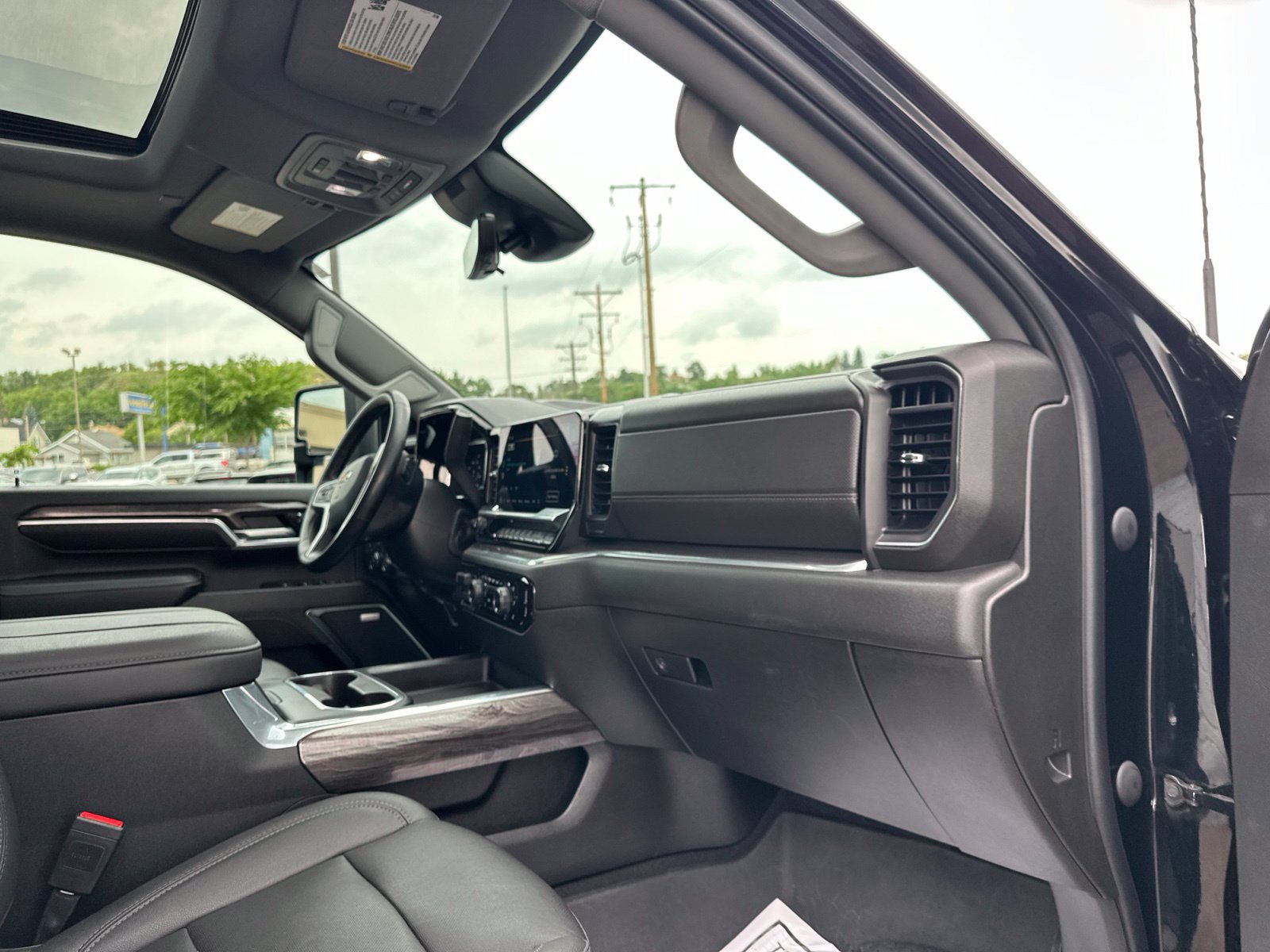 Used 2024 Chevrolet Silverado 2500 LTZ w/ LTZ Plus Package AWD/4WD image 39