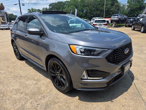 Used 2021 Ford Edge ST-Line FWD image 3